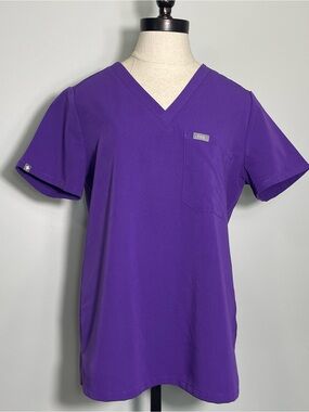 FIGS Women's Technical Collection Top Purple V-Neck Pocket Size Small